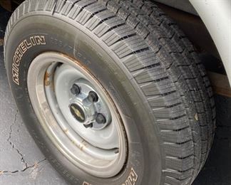 Buy it Now ($5,995) 2000 Chevrolet Express 1500 Passenger/Cargo Van.  New Michelin Tires, Battery and recently detailed.  Only 120,000 Miles, Automatic.  Used as a Handicap Van the Lift has been repaired and is working. 