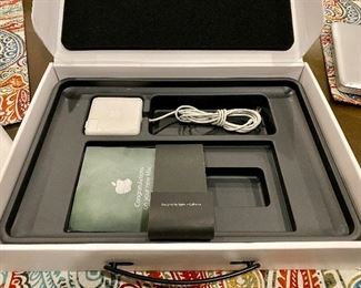 Late 2010 15.4" MacBook Pro 4GB, 320GB HDD with Box and packing material.  Fresh macOS Sierra.