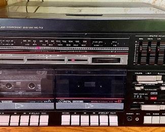 Vintage Fisher MC-713 Audio Component System with 2 Speakers.  Record Turntable, AM/FM Stereo Radio and Dual Cassette.  Works Great!