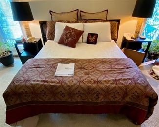 Queen MacyBed Lux Foam Mattress by Kingsdown and Leggett & Platt Adjustable Bed with Remote Control. Like New Condition. 