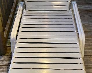 Chaise Lounge that matches the Patio Table and Chairs. Has a MCM look