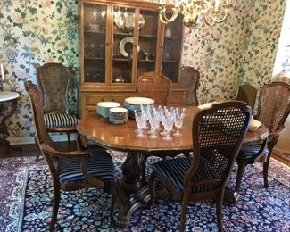 Dining Room Table w/ 2 Leaves, 6 Chairs & Breakfront