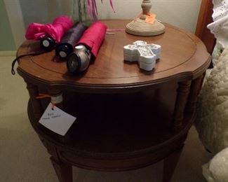 small round lamp table