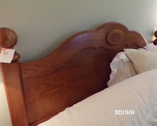 queen bed w/ nice mattress