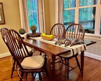 A LARGE ASSORTMENT OF POTTERY BARN FURNITURE