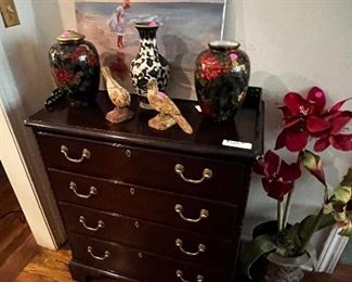 Table and pretty things