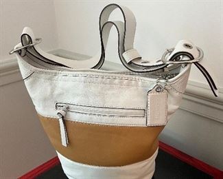 Coach white leather handbag (like new)