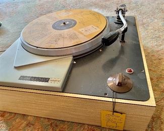 REKOKUT Rondine vintage turntable. Tags on.
