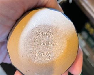 Assorted Native American Small (2" D) Pots: Anita Armco Jemez Pueblo Indian Small Pot Signed by artist. Photo 2 of 4. 