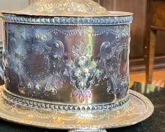 Mappin & Webb Silverplate Biscuit Jar. Measures 10" W x 6" H. Photo 4 of 4. 