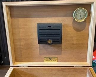 Burl Wood 1 Box Humidor. 