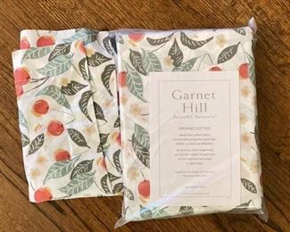 Garnet Hill New in Package King Duvet Cover & Euro Pillow Shams. 