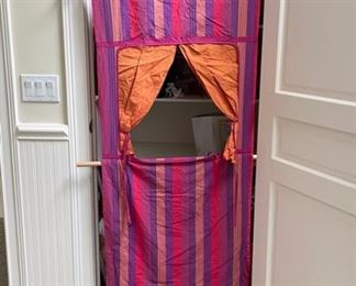 Hanging Doorway Puppet Theatre. 