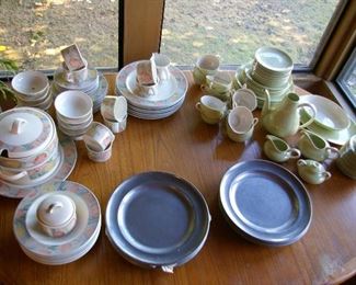 Franciscan Fine China, Mikasa Intaglio Cezanne CAC41, Pewter Chargers