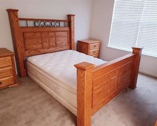 Oak queen bedroom set 
