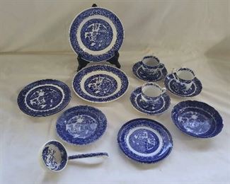 15 Pieces Of Blue And White Willow Ware