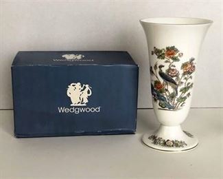 Wedgewood Kutani Crane Vase 