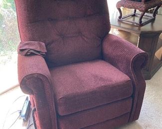 BERRY UPHOLSTERY LIFT CHAIR