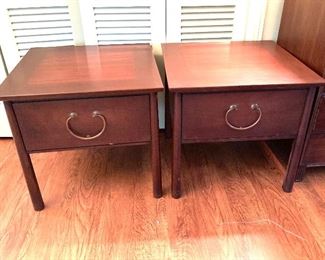 PAIR OF HARVEY PROBBER DESIGN MAHOGANY END TABLES/NIGHT STANDS WITH ASIAN ACCENT BRASS BALE HANDLE