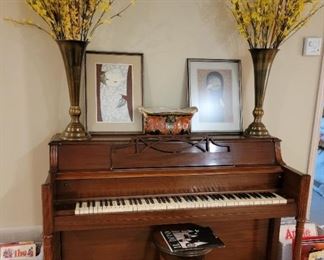 We have vinyl records too!!!!! Forgot to get photos other than the teeny tiny section in the lower right-hand corner of photo