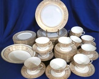 215 - Royal Doulton Sovereign china set 15 dinner plates 12 lunch plates oval bowl 9 cups & saucers (5 extra cups) 11 Bread & butter plates