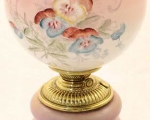 269 - Hand painted vintage Gone With the Wind lamp