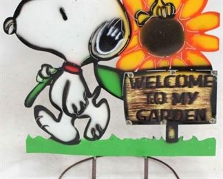 1126 - Metal Snoopy & Woodstock garden decor 29" tall