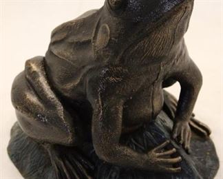 5259 - Cast iron large bull frog 10 1/2 x 9 1/2 x 8