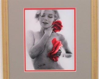 9038 - MARILYN MONROE RED ROSES I BY BERT STERN 15.5 X 17.5