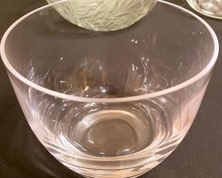 Clear serving bowl