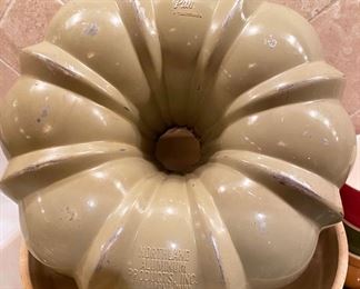 Northlake Aluminum Products Inc Bundt Pan