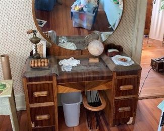 Deco Vanity