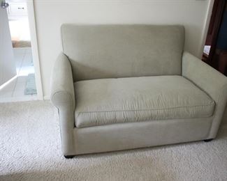 Oversize chair / sleep sofa