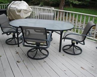 Woodard patio table & chairs
