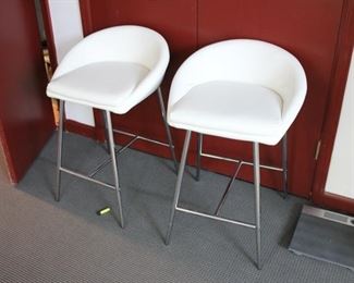 Pair stools