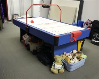 Air hockey
