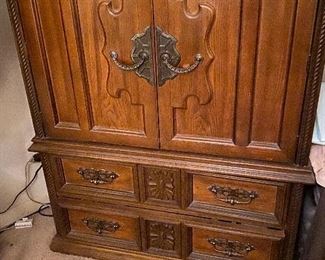 Gentleman’s chest that matched the Spanish king set