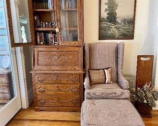 Oak Secretary/Hutch with drop down desk