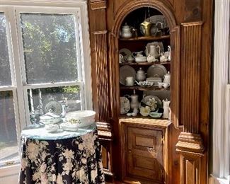Habersham plantation furniture company corner cabinet. Large collection of white Ironstone, Made in Holland Ladies 3 piece set, Chippendale pieces