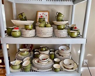 Vintage 'Poppy Trail' by Metlox; Made in California