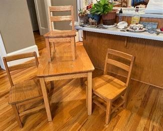 Child's table 3 chairs