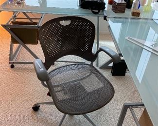 	Desk and Herman Miller Caper desk Chair - 1 
available also desk and files CAN BE SOLD NOW - PRICES ARE ALL LISTED IN THE DESCRIPTION TAB 