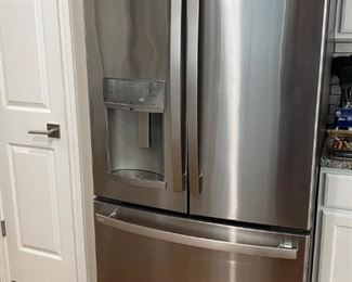 GE Stainless Steel Fridge - Model: PFE28KYNCFS