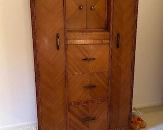 1920s Art Deco Chifforobe