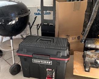 Craftsman rolling tool box