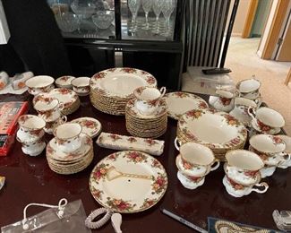 Large Set of  Royal Albert Old Country Roses