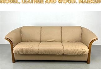 Lot 1427 EKORNES sofa Manhattan model, leather and wood. Marked