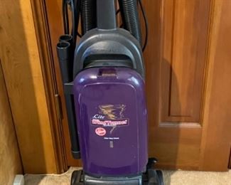 Hoover Lite Wind Tunnel Vacuum 