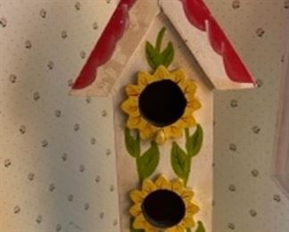 Decorative birdhouse