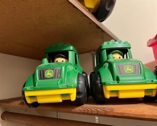 Mega Bloks John Deere Lil’ Tractor with Block Buddy Figure